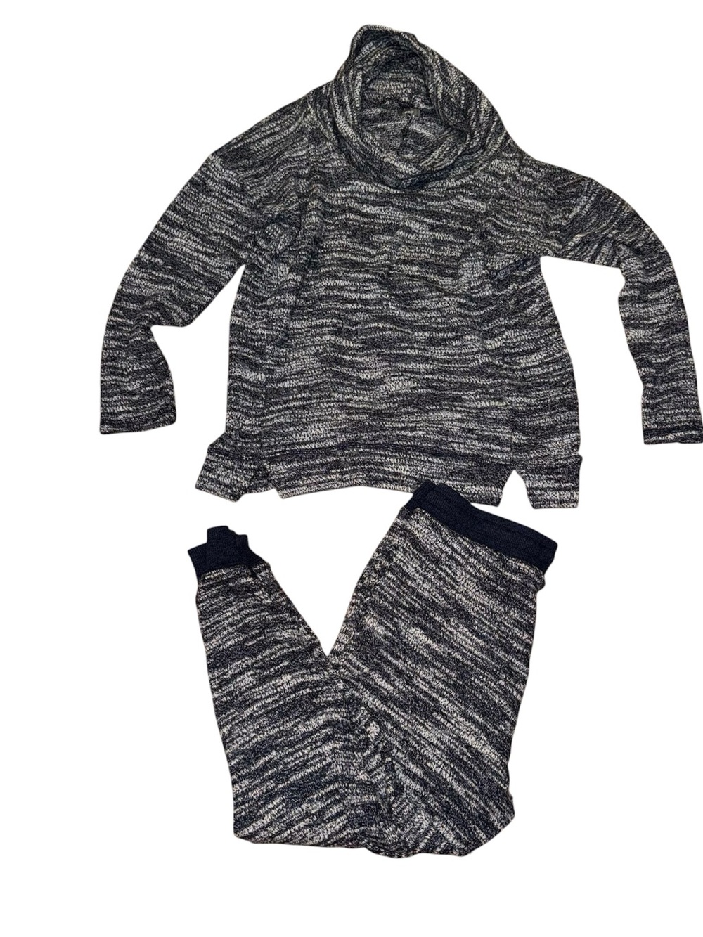 Knit lounge set (defect- read description)
